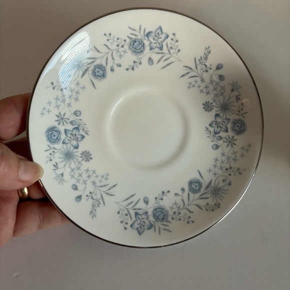 Wedgwood Cup Saucer Set Belle Fleur Footed Blue Flowers Platinum Rim Bone China - Picture 3 of 7